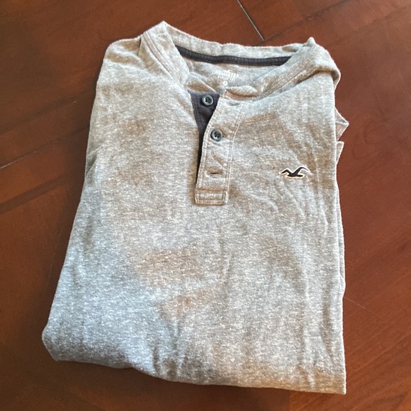 Hollister Henley Tee - Picture 2 of 2